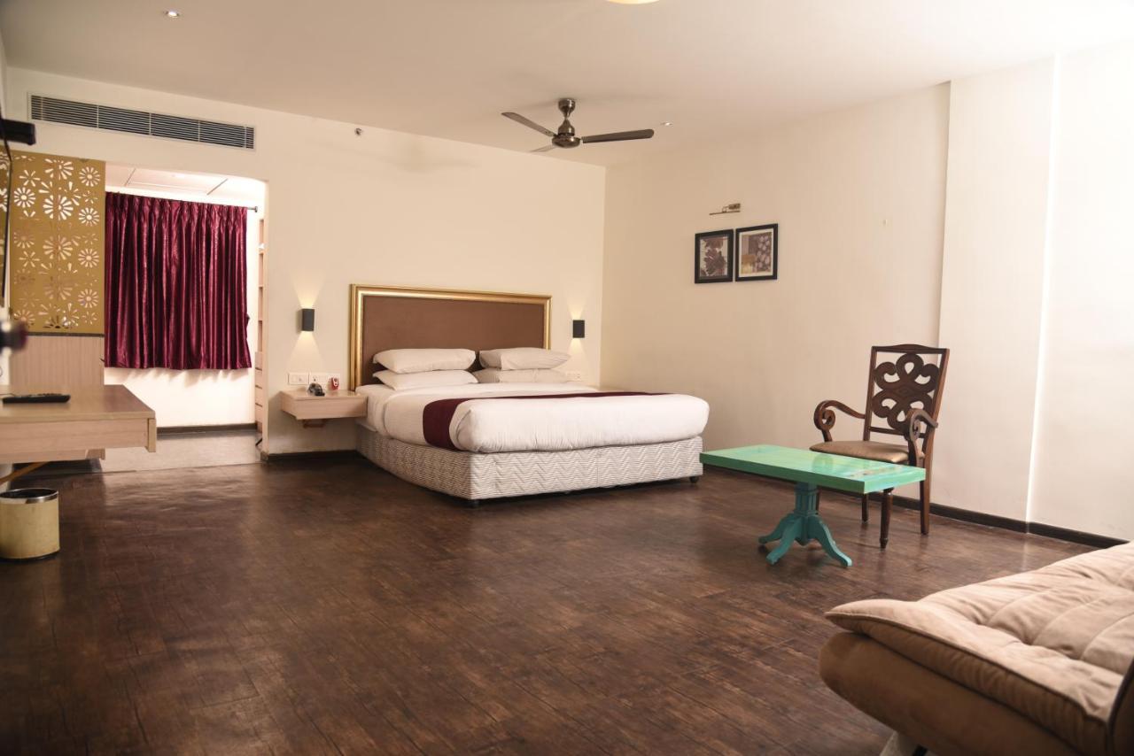 Hotel Sabareesh Park Maduraj Zewnętrze zdjęcie