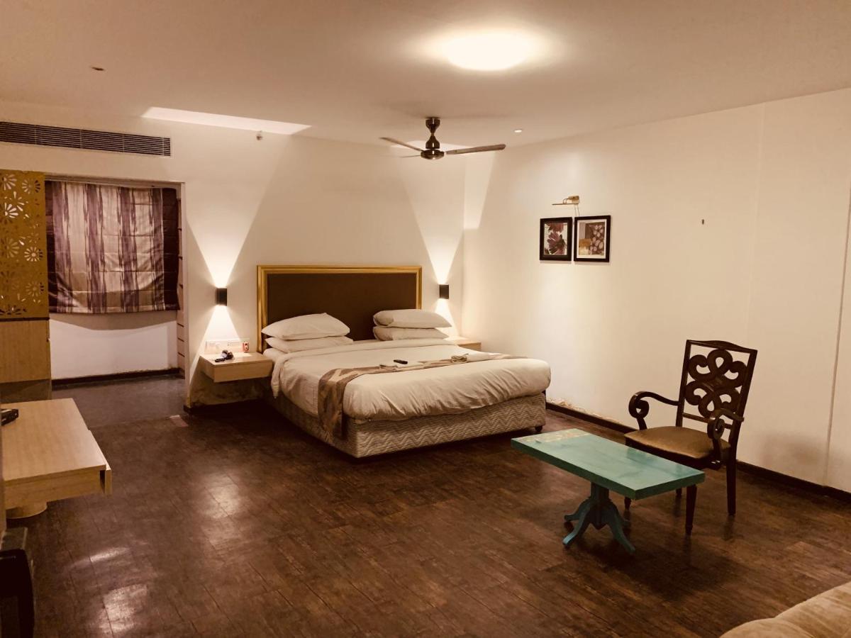 Hotel Sabareesh Park Maduraj Zewnętrze zdjęcie