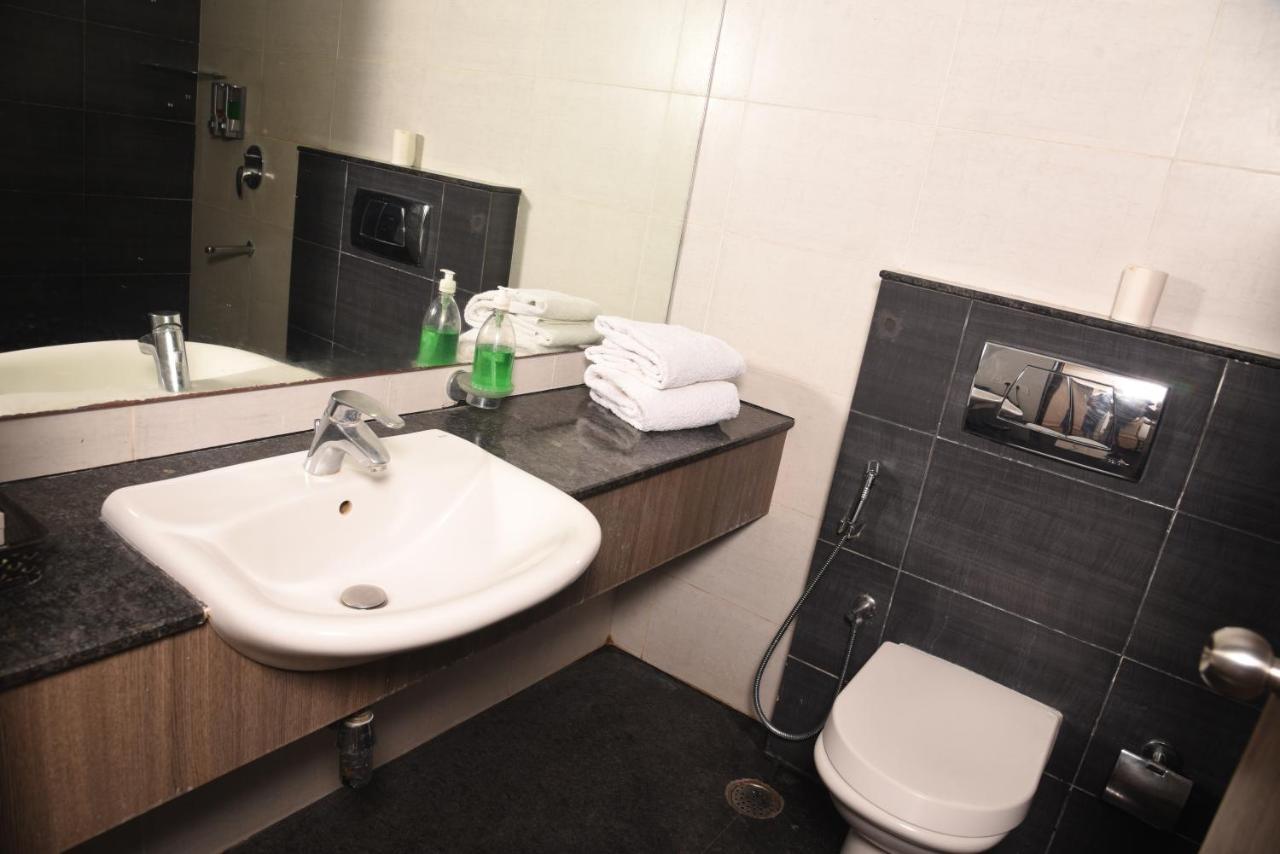 Hotel Sabareesh Park Maduraj Zewnętrze zdjęcie