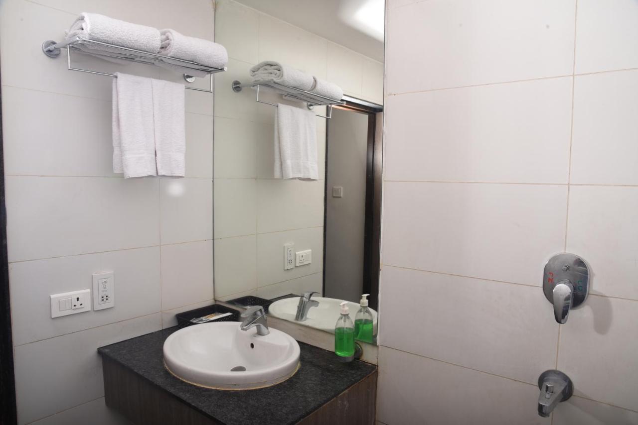 Hotel Sabareesh Park Maduraj Zewnętrze zdjęcie